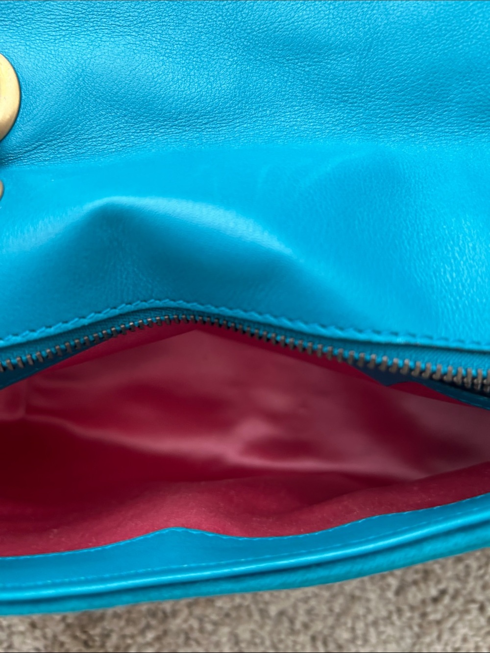 Gucci Teal Velvet Marmont Shoulder Bag with Gold Hardware - Picture 7 of 9